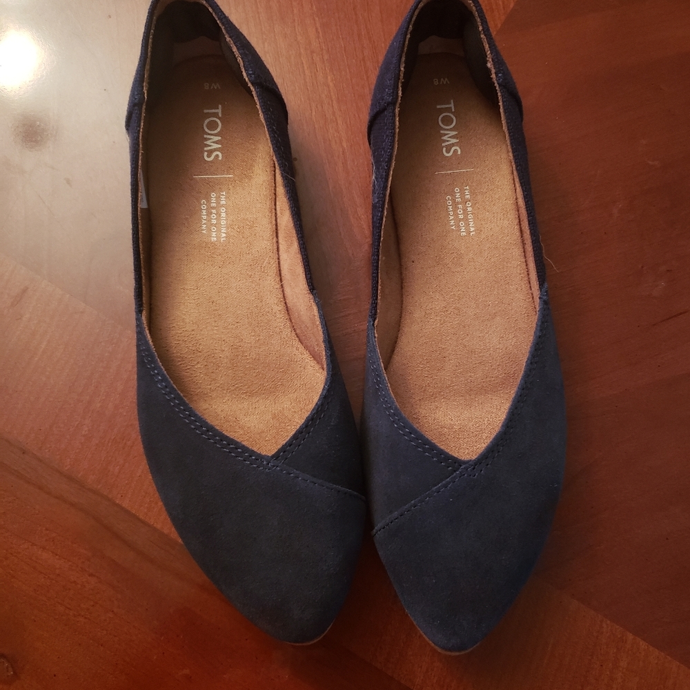 Toms flats brand new